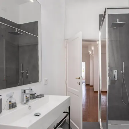 Lungolago Apartment