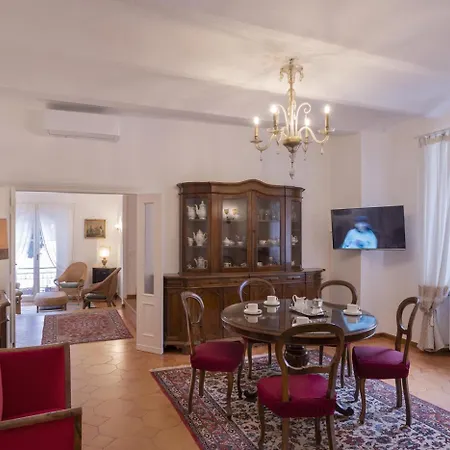 Lungolago Apartment *